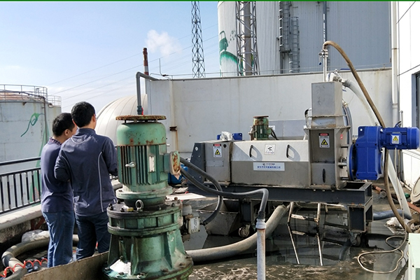 螺旋榨汁脫水機.jpg 螺旋榨汁脫水機.jpg