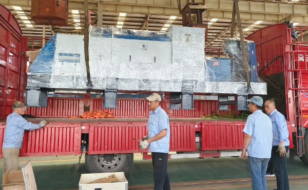 螺旋榨汁脫水機(jī).jpg 螺旋榨汁脫水機(jī).jpg